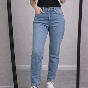Levi’s 724 High Rise Straight Jeans Size 29 Light Wash
